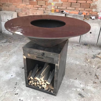 ภาพวาดสีดำกลม Corten Steel เตาย่างบาร์บีคิว 1330 * 500 * 1000mm
